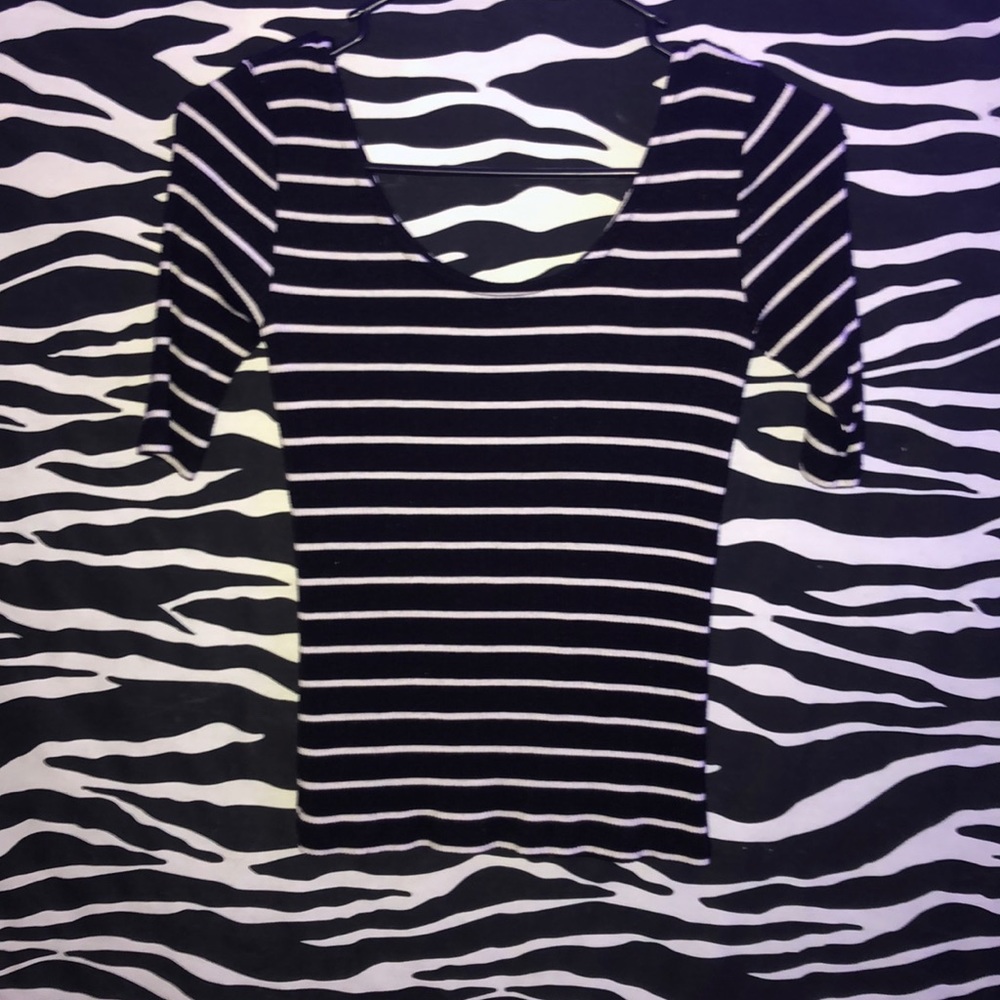 Black  and white striped quarter sleeve top